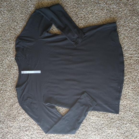 Lululemon 🍋 black long sleeve - Picture 1 of 3